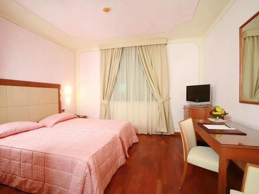 Grand Hotel Del Parco - Bergamo Airport Stezzano 4*,